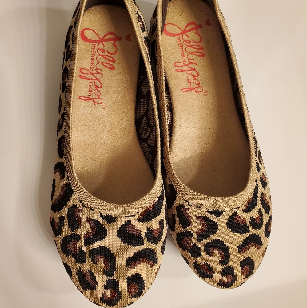Jellypop leopard flats. Size 8.